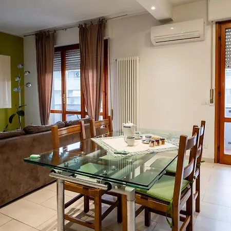 Gio E Emma's Apartment *